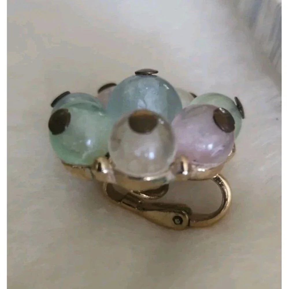 Signed Crown Trifari Demi Parure Pastel Lucite Crackle Glass Beads Clip Earrings